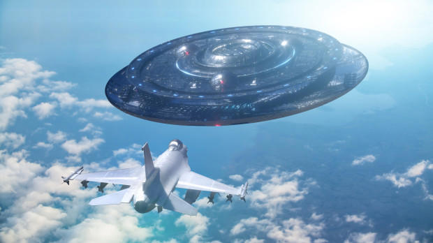 Former Navy Pilot Claims He Saw A Ufo
