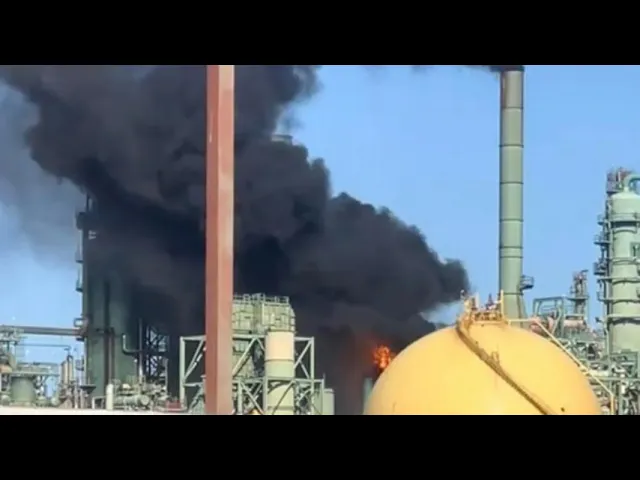 Massive Fire Explosion Hits Valero Refinery In California Plumes Of Black Prompt Shelter In Place -